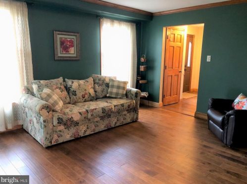 1331 Westminster Dr, Downingtown PA  19335-3652 exterior