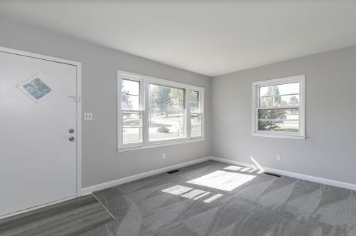 1426 Cloverdale St, Burlington, NC 27217-4302