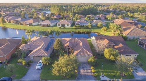 343 Indian Wells Ave, Kissimmee FL 34759-3681 exterior