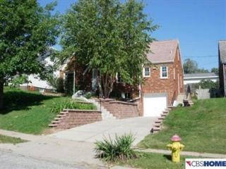4678 Pine St, Omaha, NE 68106-2520