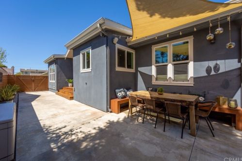 324 Grand Ave, Long Beach CA  90814-2738 exterior