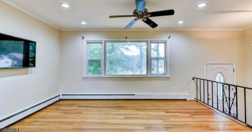 31 Midvale Ave, Lake Hiawatha NJ  07034-1008 exterior