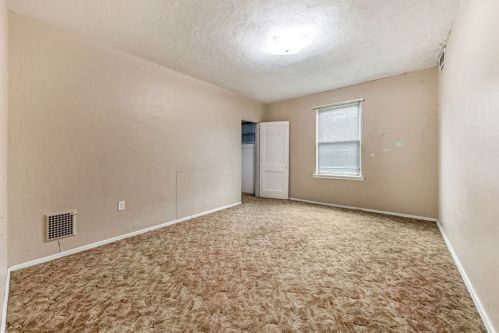 1025 Chartiers Ave, Pittsburgh PA  15220-4852 exterior