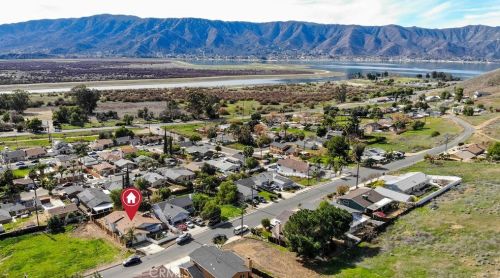 748 Mill St, Lake Elsinore CA  92530-4336 exterior