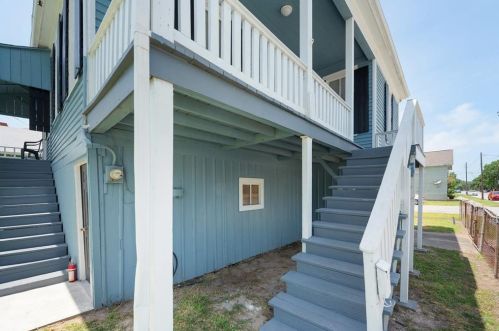 2003 28th St, Galveston TX  77550-7703 exterior