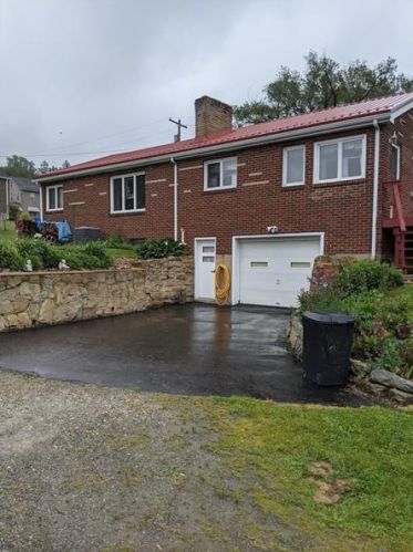 812 1st St, East Brady PA  16028-0015 exterior