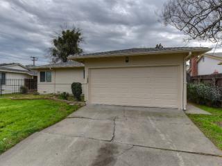 6809 Burdett Way, Sacramento, CA 95823-1527