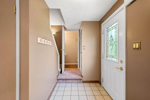 208 Horseshoe Cir, Bridgeville, PA 15017-1110