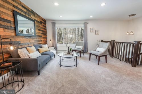 13333 Millwood Dr, Woodbridge VA  22191-1928 exterior