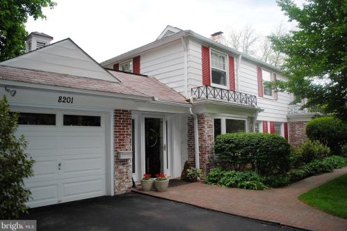 8201 Forest Hills Dr, Melrose Park, PA 19027-1504