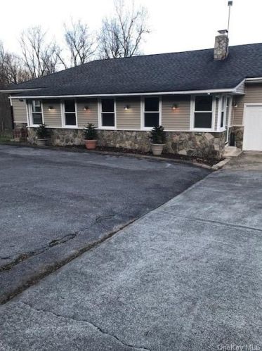 300 Riley Rd, Newburgh, NY 12553-7267