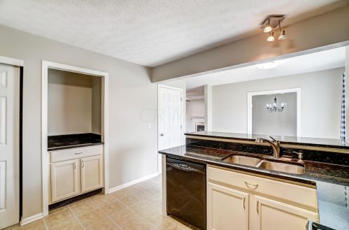 122 Wyckshire Dr, Pataskala OH  43062-7345 exterior