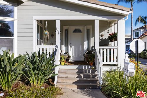 154 Navajo Ln, Topanga CA  90290-4451 exterior