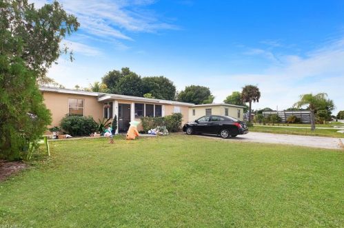 3132 Francis Ave, Naples, FL 34112-3810