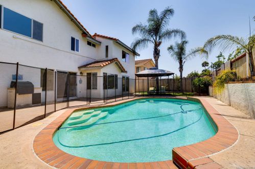 8886 La Cartera St, San Diego CA 92129-3310 exterior