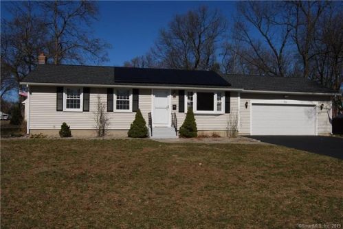 96 Heather Ln, Windsor Locks, CT 06096-2650