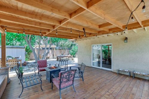 5719 Pennswood Ave, Lakewood CA  90712-1819 exterior