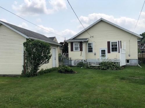 1908 Maiden Ln, Springfield, OH 45504-2913