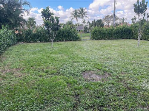 5372 Courtney Cir, Boynton Beach FL  33472-1280 exterior