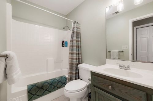 12 Wysong Ct, Chico CA  95928-7647 exterior