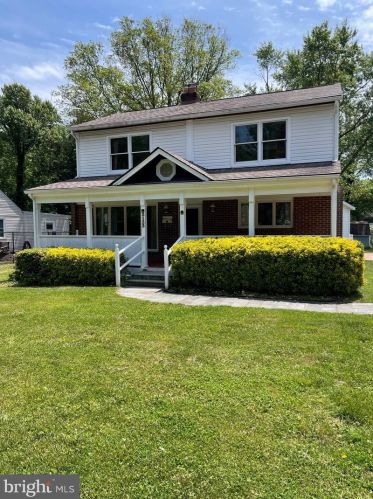 3133 Holloway Rd, Falls Church, VA 22042-4205