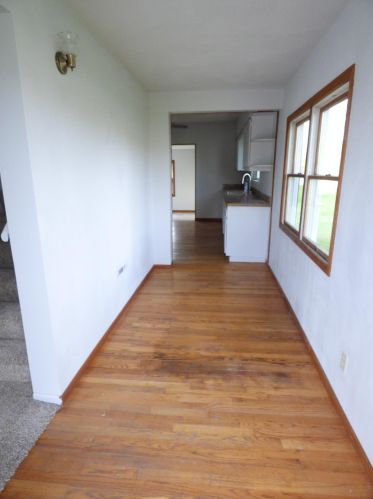 254 3rd St, Summit, MN 55917-1251