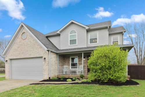 6102 Hunters Point Ct, Louisville, KY 40216-1482
