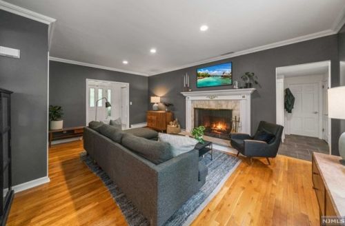 27 Hering Rd, Montvale NJ  07645-1226 exterior