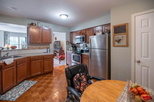 907 Dapple Grey Dr, Florence, KY 41042-9003