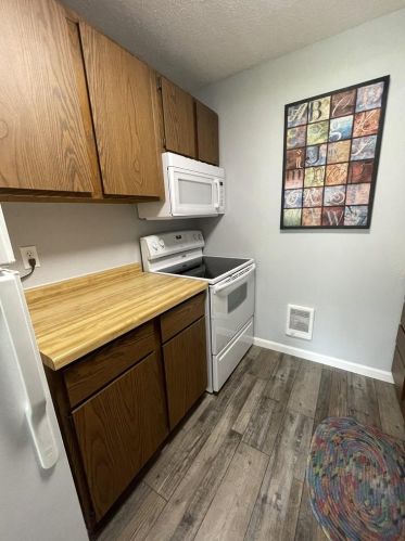 3 Balsam Trl, Wisconsin Dells WI  53965-8858 exterior