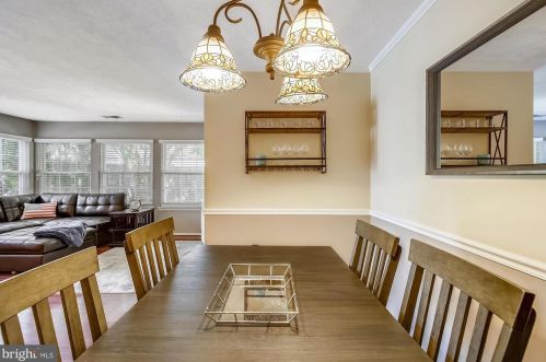 7827 Mulberry Bottom Ln, Springfield VA  22153-2314 exterior