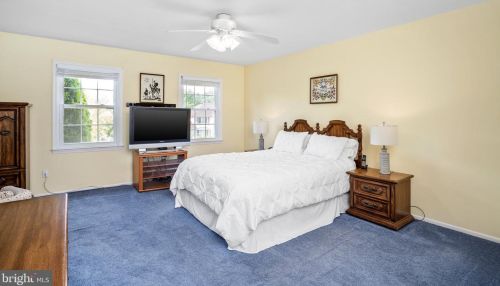 16 Dix Ln, Trenton NJ 08648-4844 exterior