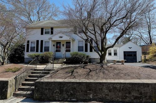1155 Smithfield Ave, Lincoln, RI 02865-2629