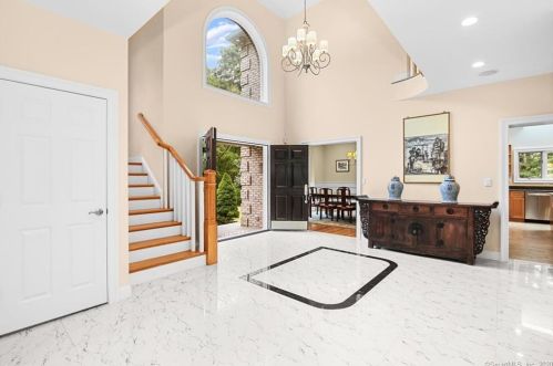 68 Deep Valley Trl, Stamford, CT 06903-2729