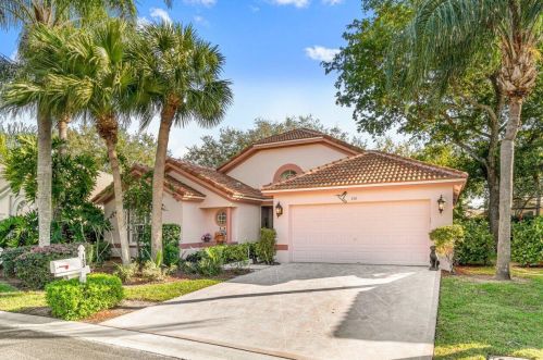 153 Cove Rd, West Palm Beach, FL 33413-2145