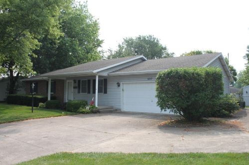 687 Elm St, Washington Ch OH  43160-2526 exterior