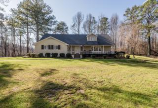 5401 Old Shadow Lake Rd, Pinson, AL 35126-4475