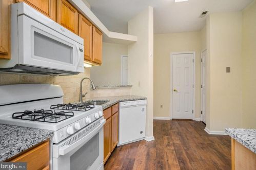 107 Dresher Wood Dr, Dresher PA 19025-1526 exterior