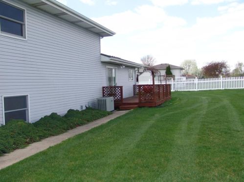 11722 Magoun Dr, Dyer IN  46373-9271 exterior