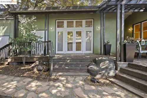 4221 Gln Ave, Oakland CA 94611-4349 exterior