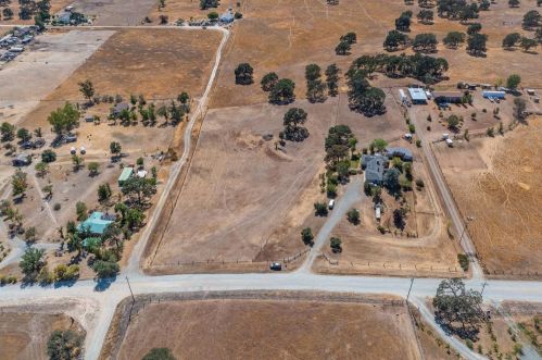 10184 Scenic Valley Rd, Valley Springs, CA 95252-9053