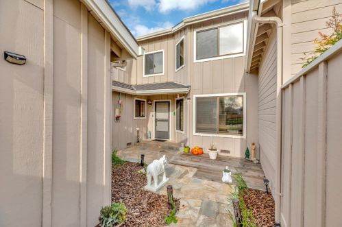668 Duffin Dr, Hollister, CA 95023-6601