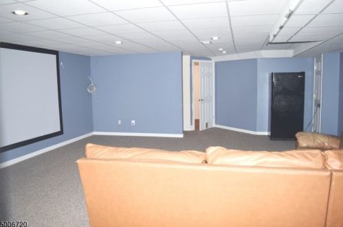97 Crown Point Rd, Parsippany NJ  07054-3414 exterior