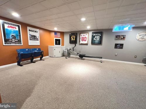 324 Glenn Rose Cir, Norristown PA 19406-1783 exterior