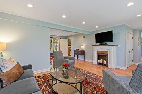 27 Fountain Rd, Briarcliff NY  10510-2234 exterior
