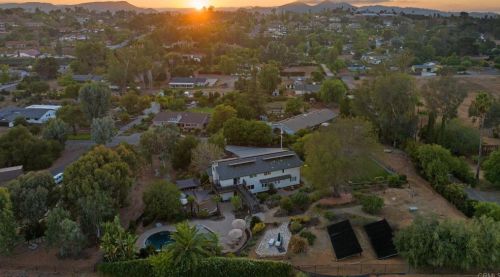 1322 Hamilton Ln, Escondido CA  92029-4316 exterior