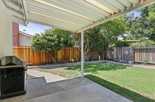 1429 Montclair Dr, Modesto CA  95350-0647 exterior