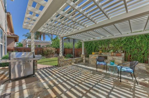 9724 Tapestry Dr, Gilroy, CA 95020-9634