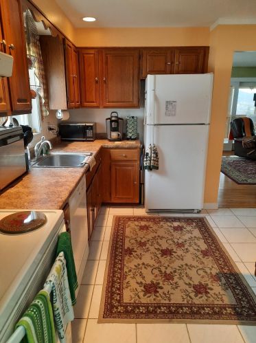 61 Scenic View Dr, Columbia NH  03576-3218 exterior