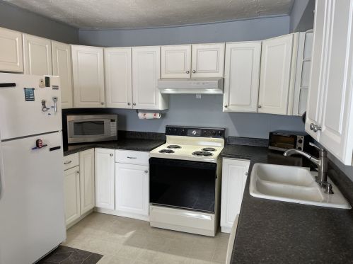 100 Goodridge Dr, Florence, KY 41042-2818